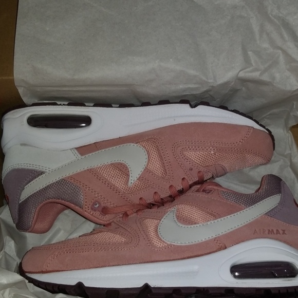 Nike Shoes - Nike Air max